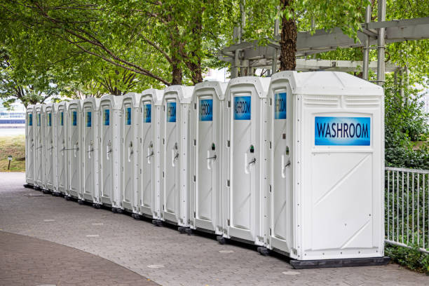 Porta potty delivery and setup in Stinnett, TX